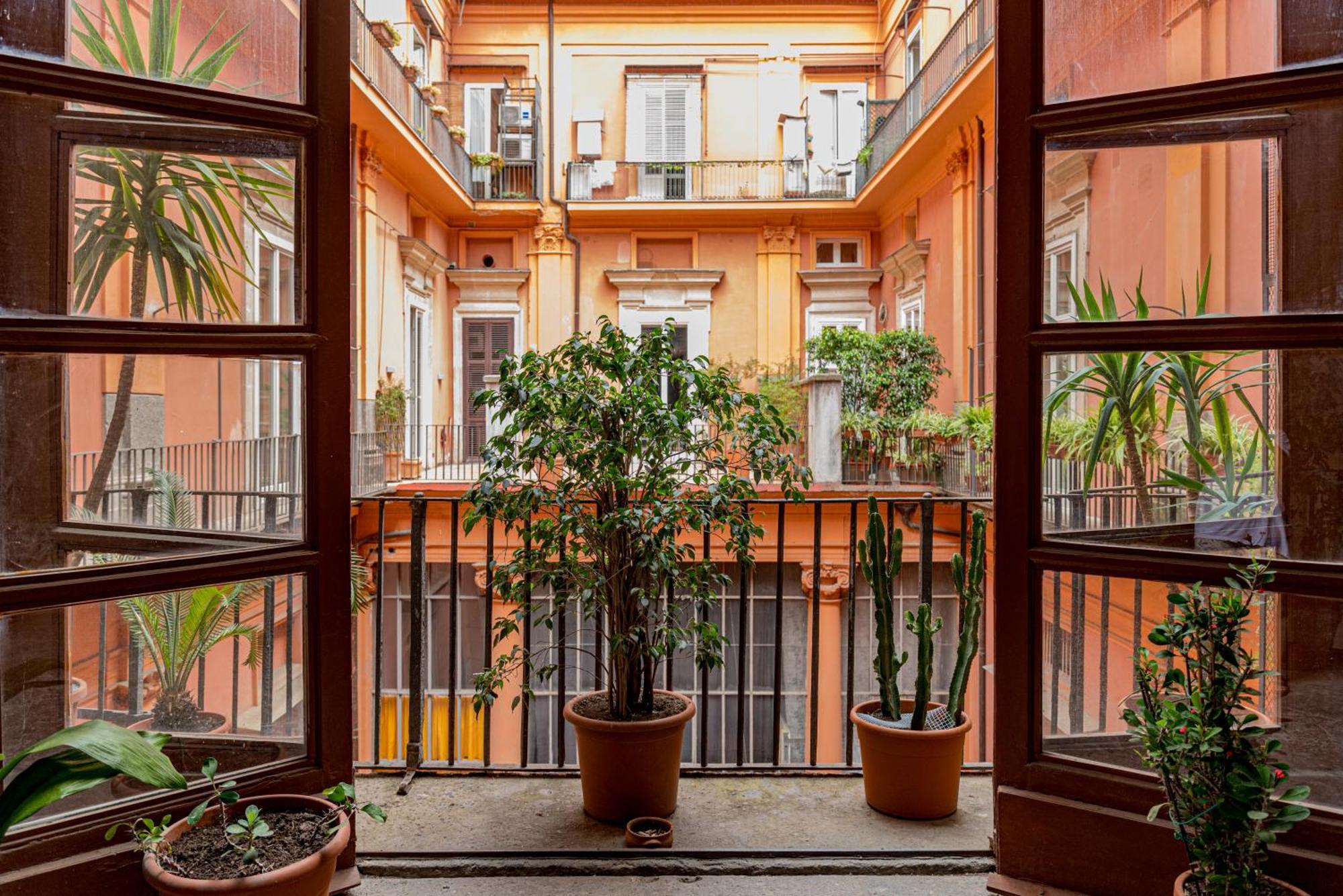 نابولي B&B Ruffo Di Bagnara Palazzo Monumentale المظهر الخارجي الصورة